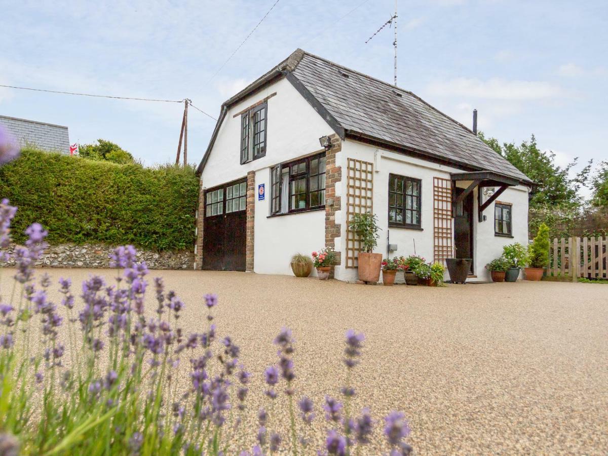 Little England Cottage Milborne Saint Andrew Exteriör bild